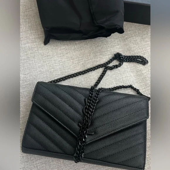 Black Quilted clutch Chain Bag - Picture 1 of 16